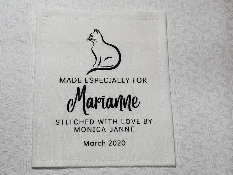 Custom Made QUILT LABEL, organic quilting cotton, Style 45 - Sitting Cat