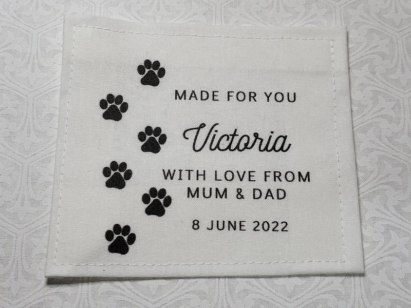 Custom Made QUILT LABEL, organic quilting cotton, Style 51 - Paw Prints